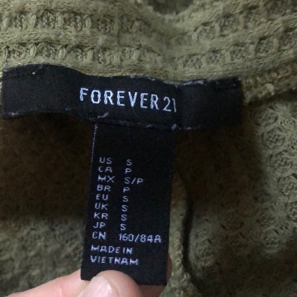 Green off the shoulder - Picture 3 of 3